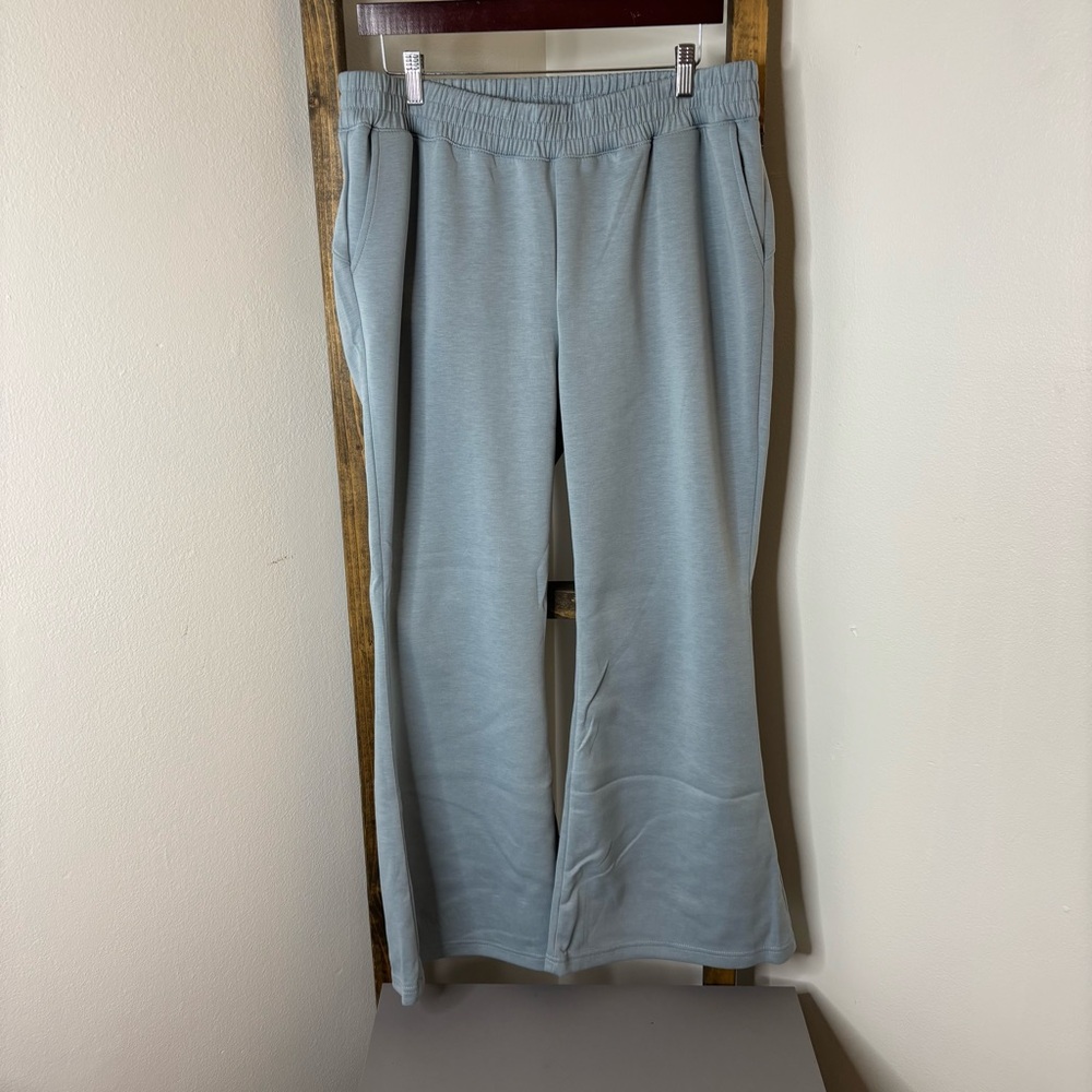 Dear Scarlett Women's Plus Size Paris Light Blue Pants & Top Set - Picture 6 of 6